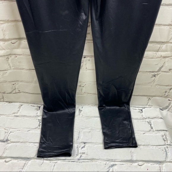 Patent looking tights with high waist - Picture 3 of 9